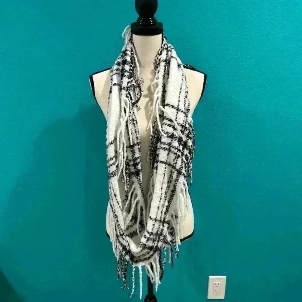 Black and white plaid fuzzy infinite scarf